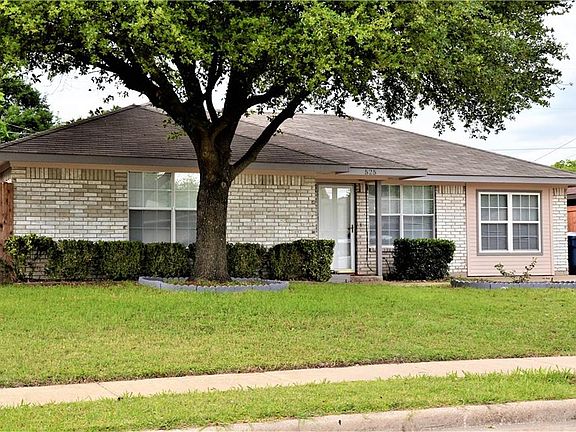2nd image of 525 Mary Jane Ln