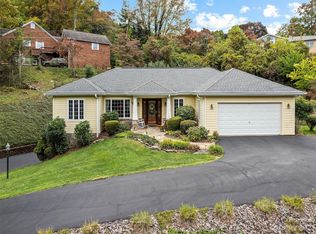749 Woodfield Dr, Waynesville, NC 28786