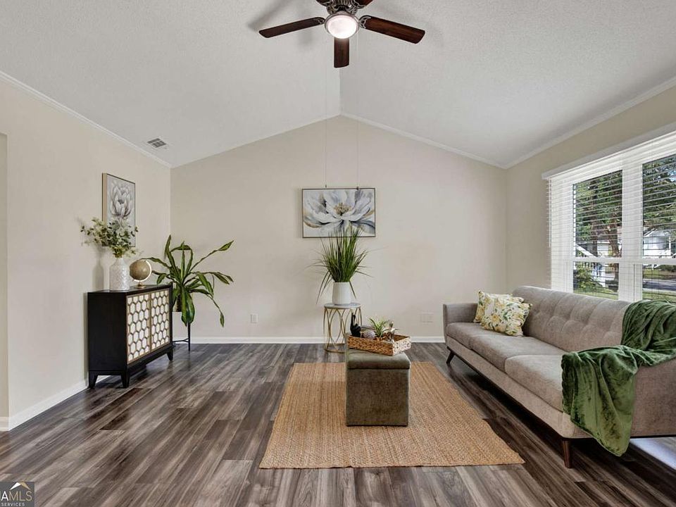 1st image of 325 Forrest Ave