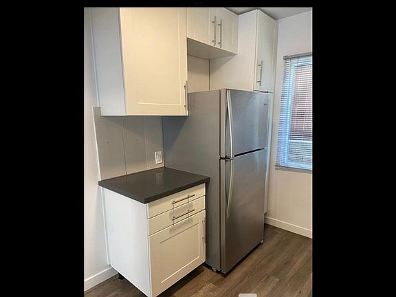 4th image of 1000 Palm Ave #22