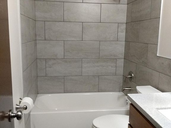 5th image of 8242 Woodland Dr #A
