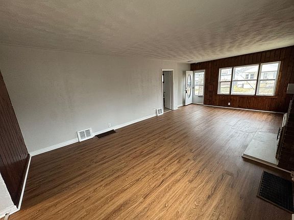 4th image of 1224 Tulip St