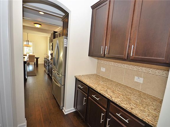 3rd image of 5528 Oakgate Dr