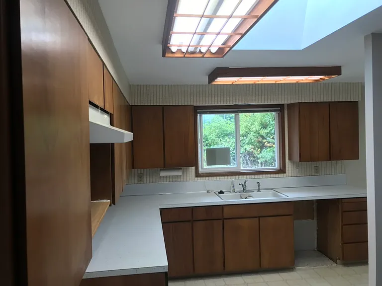 11946 Highway 30 — Photo 26