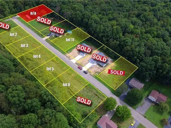 6 Wilshire Dr, Cortland, OH 44410