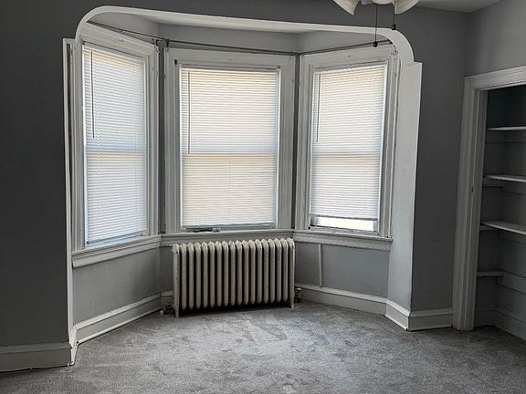 5th image of 928 W Fisher Ave