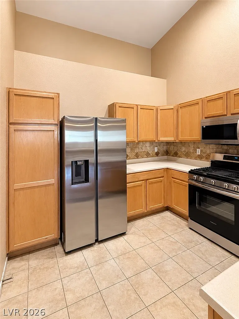 2 bed, 2.0 bath, 1319 sqft, $1,650 — Photo 2