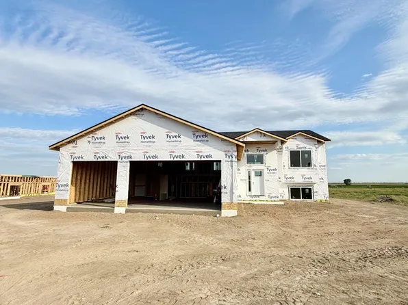 153 Mulberry Loop NE, Minot, ND 58703