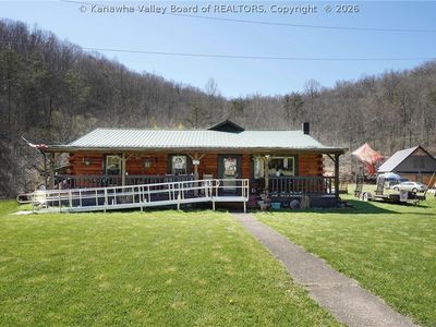 2844 Bowen Creek Rd, Branchland, WV, 25506