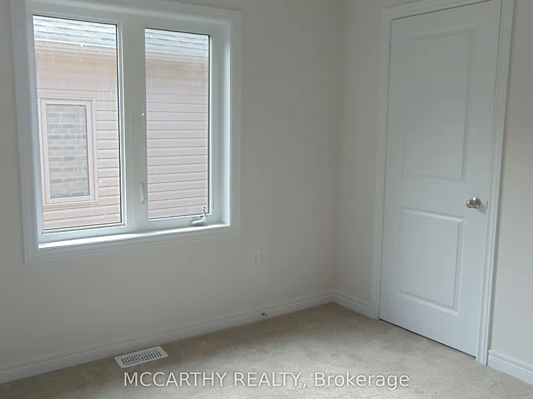 496 Black Cherry Cres — Photo 15
