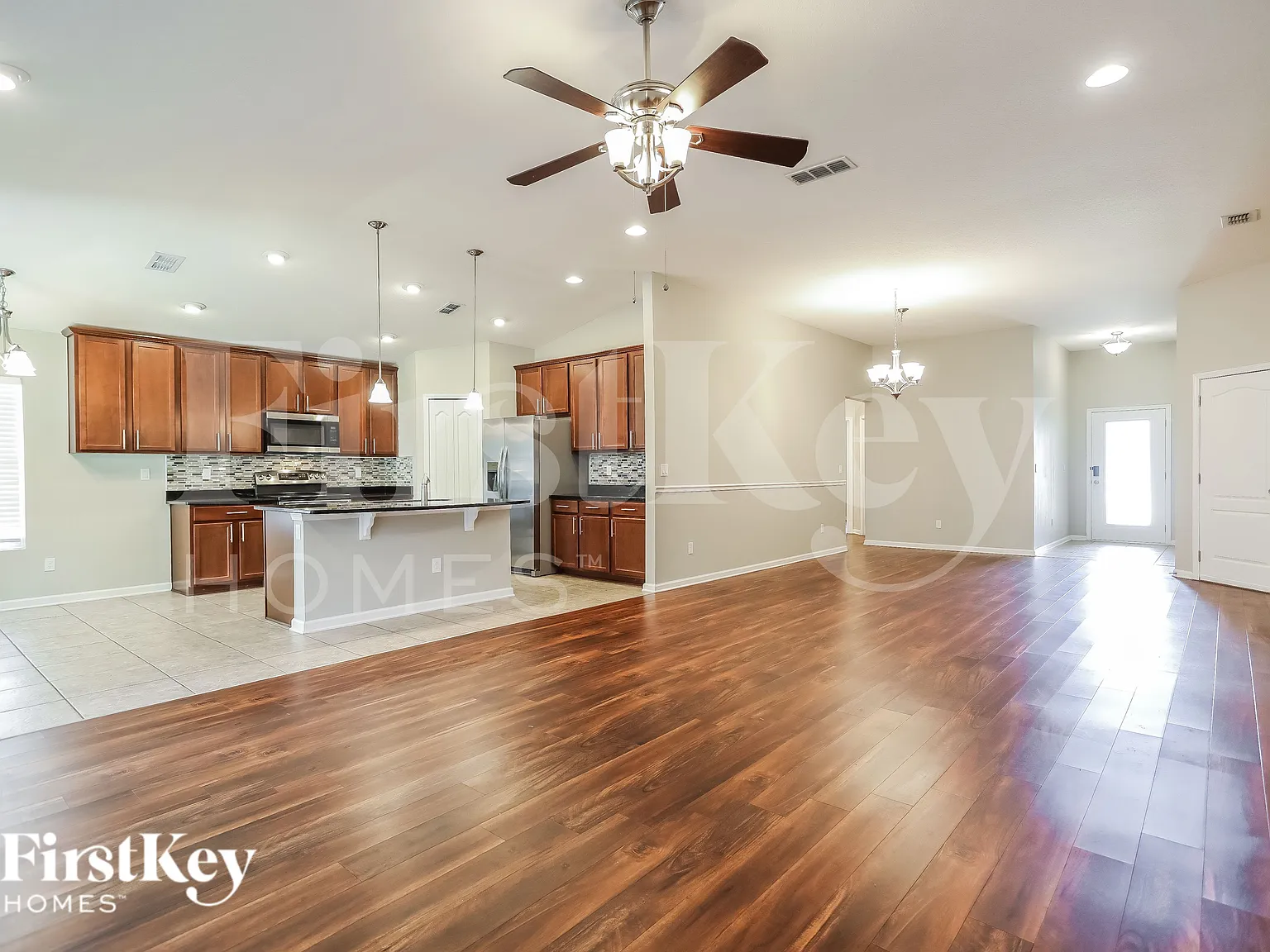 4 bed, 2.0 bath, 1861 sqft, $2,295 — Photo 4