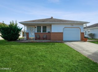 436 Saint Thomas Dr, Toms River, NJ