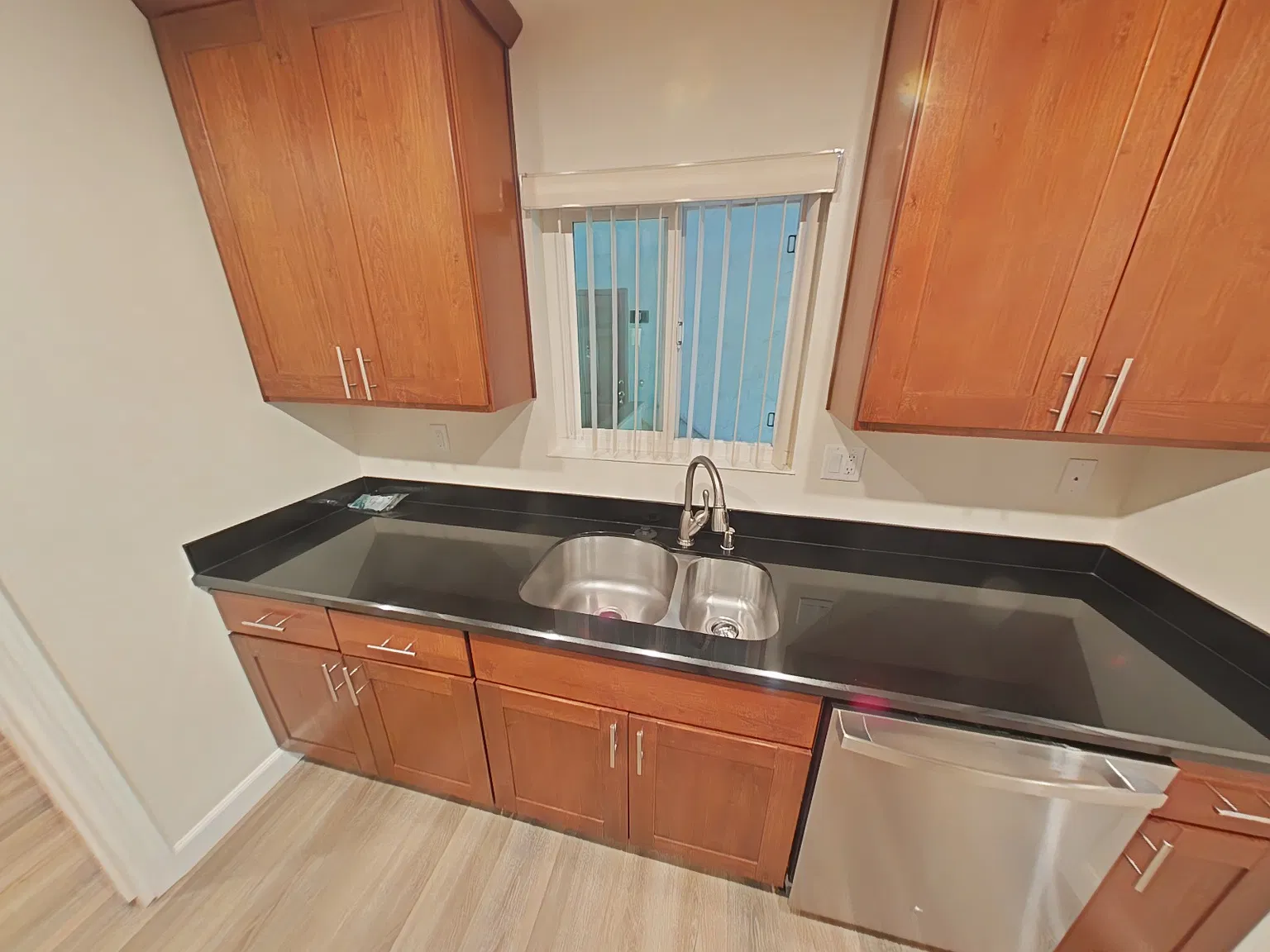 3 bed, 1400 sqft, $5,795 — Photo 4