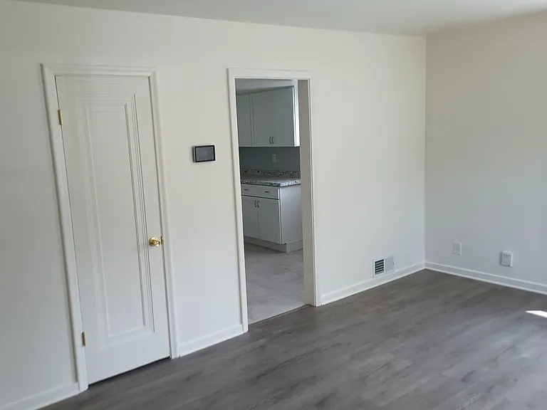 1204 Westmoreland Ave — Photo 2