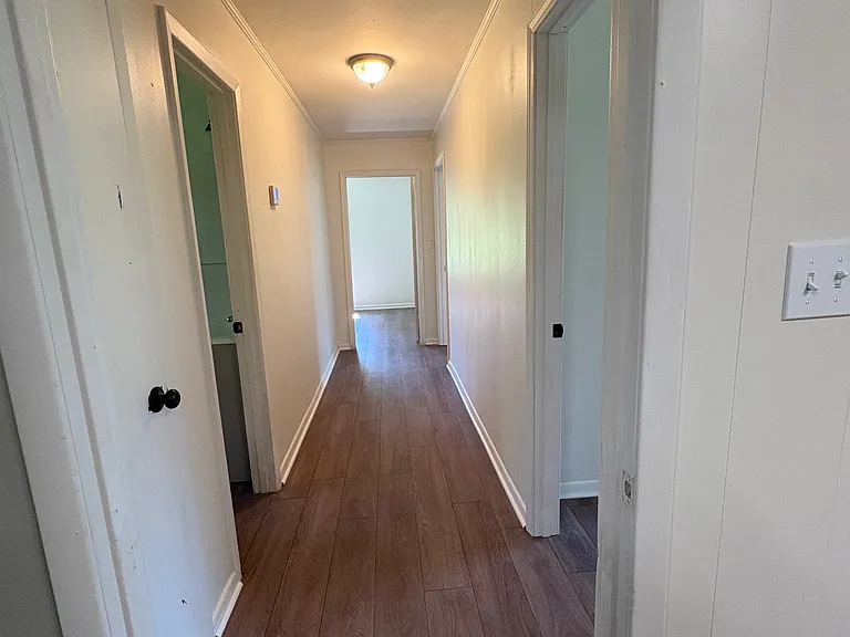 216 E Clayton St — Photo 11