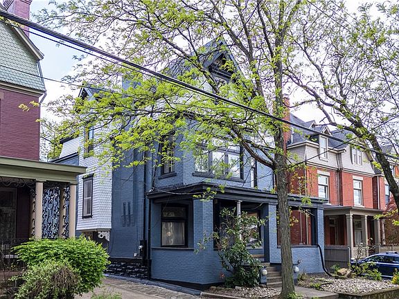 3rd image of 5820 Howe St