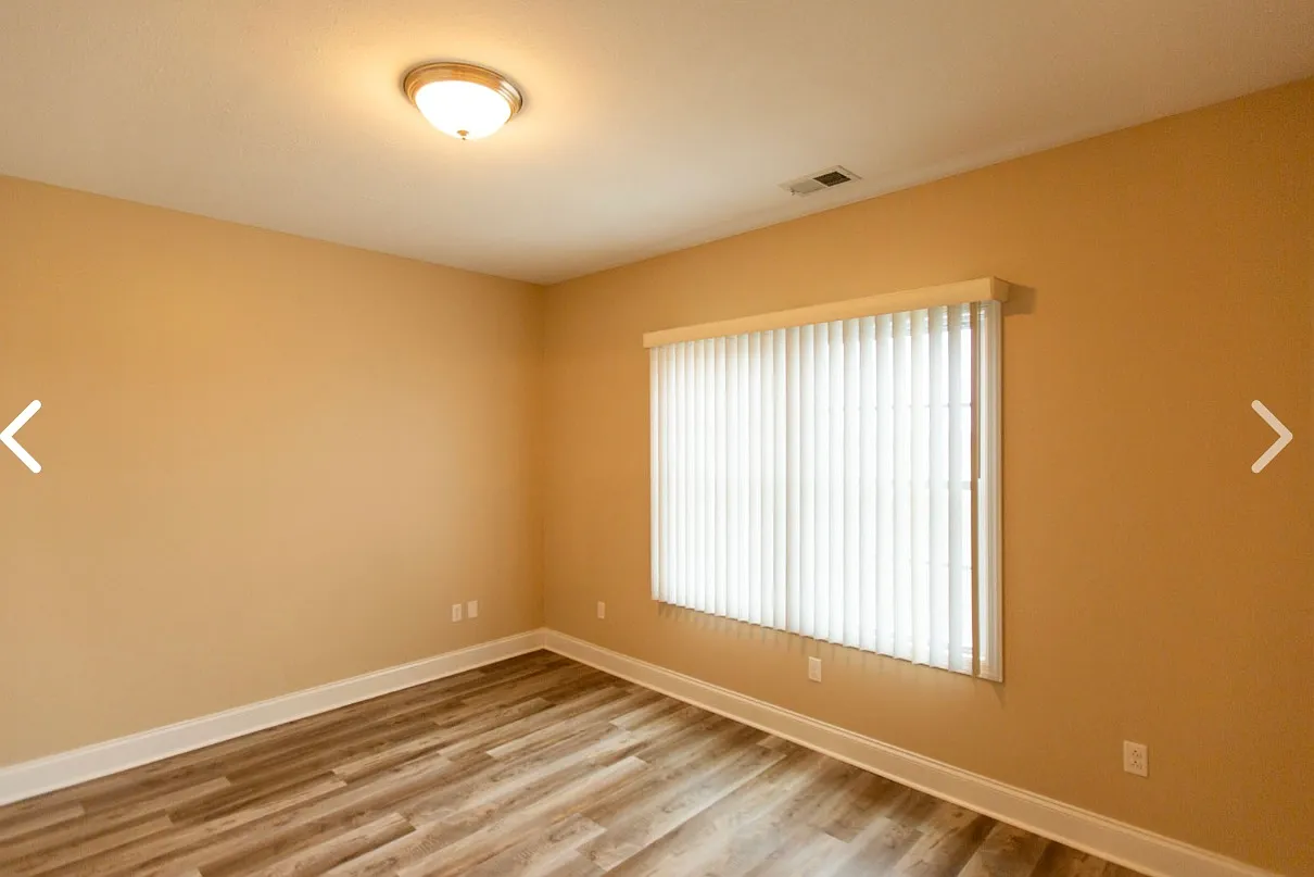 2 bed, 1040 sqft, $1,350 — Photo 2