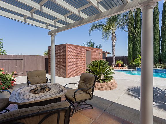 3rd image of 3146 San Nicolas Rd