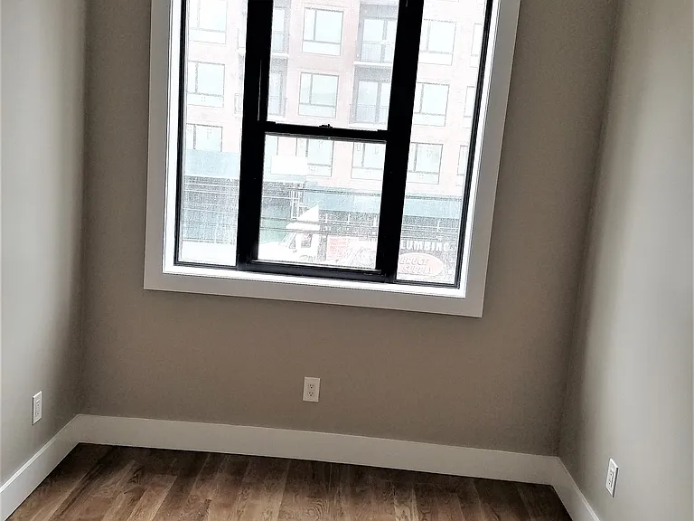 344 McGuinness Blvd #2R — Photo 9