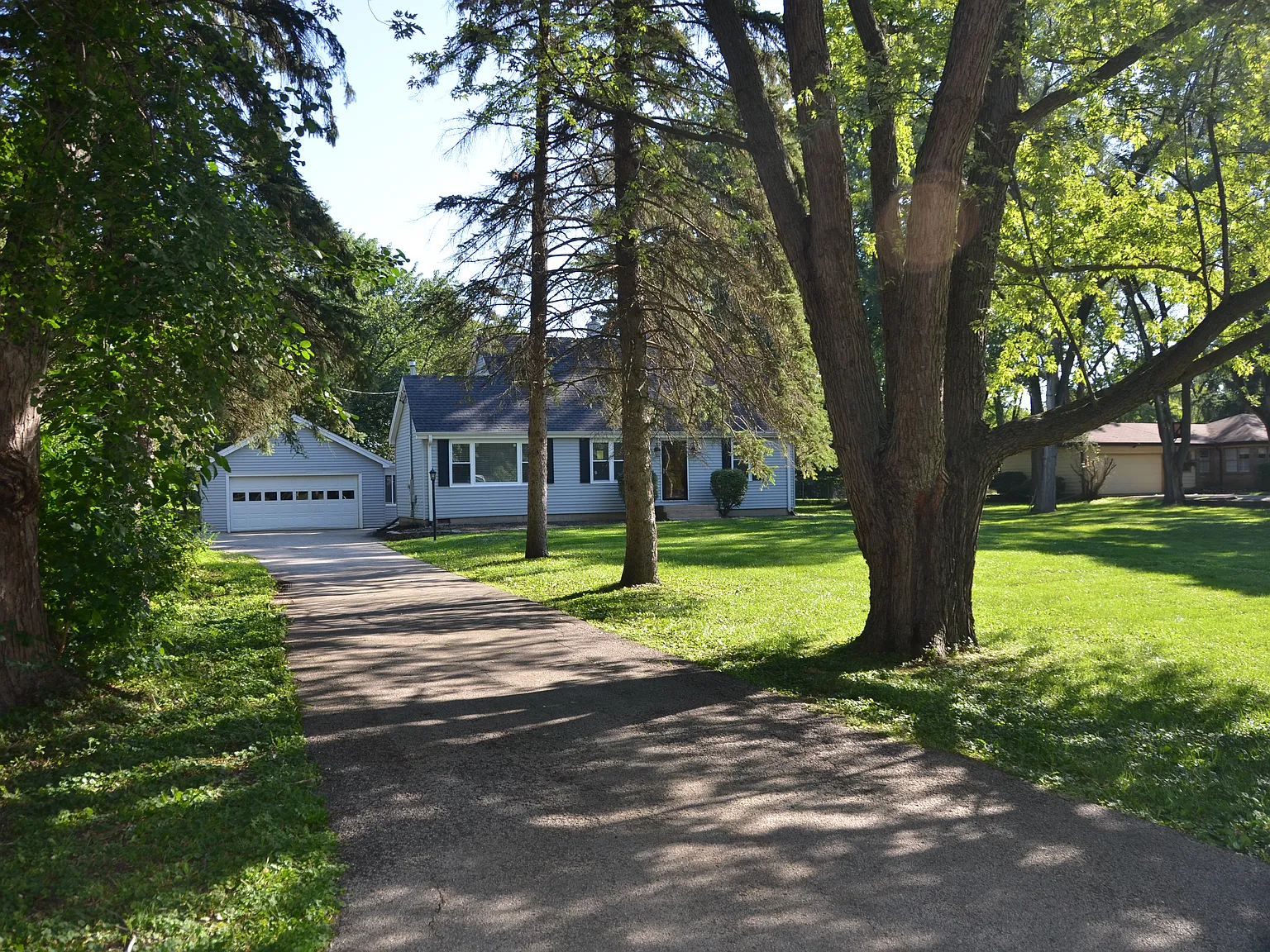 4 bed, 1900 sqft, $3,400 — Photo 2