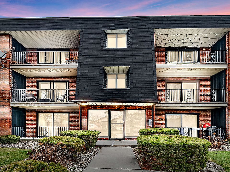 1st image of 9208 W 140th St #102