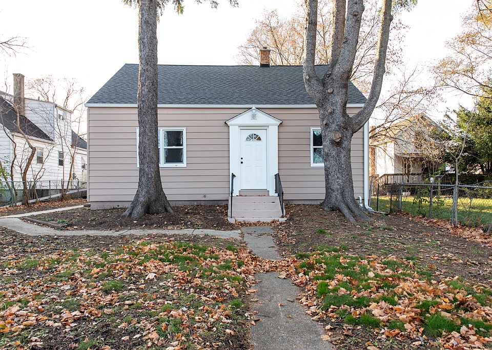 2nd image of 2620 Edina Blvd