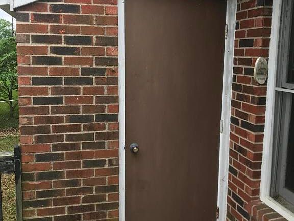 5th image of 1823 Oakwood Dr