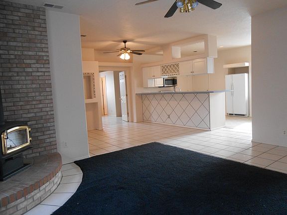 2nd image of 42 Mountain Shadows Rd