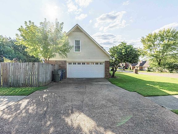 2nd image of 7647 Dexter Hollow Dr