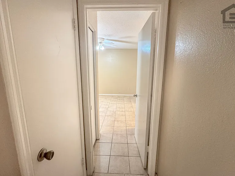 10610 S 48th St #1100 — Photo 17