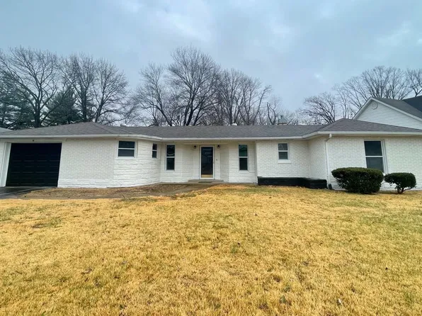 14 Wilshire Dr, Fairview Heights, IL 62208