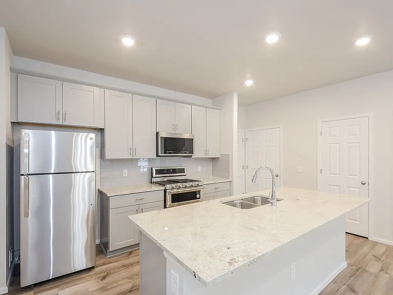 13971 Vispo Way — Photo 10