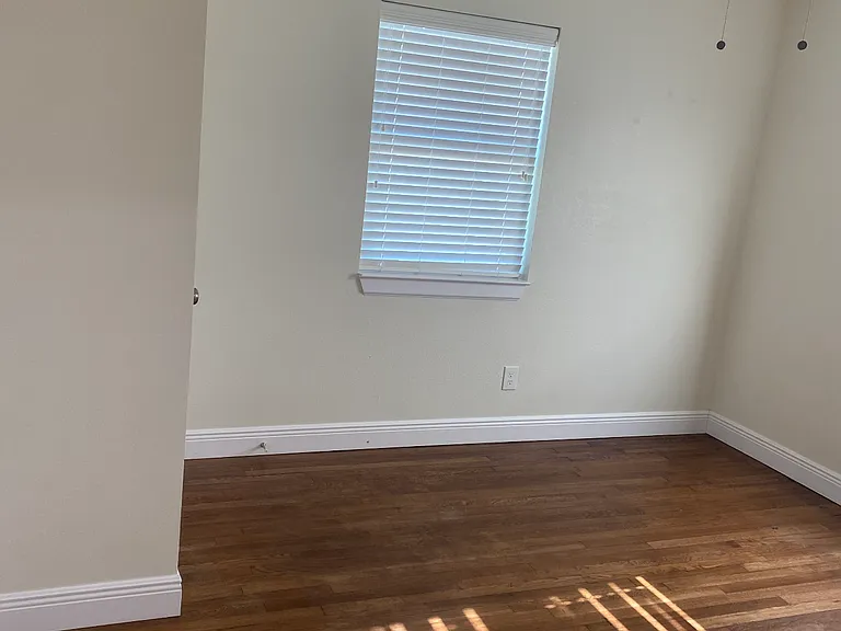 2911 Rosewood St #1 — Photo 6