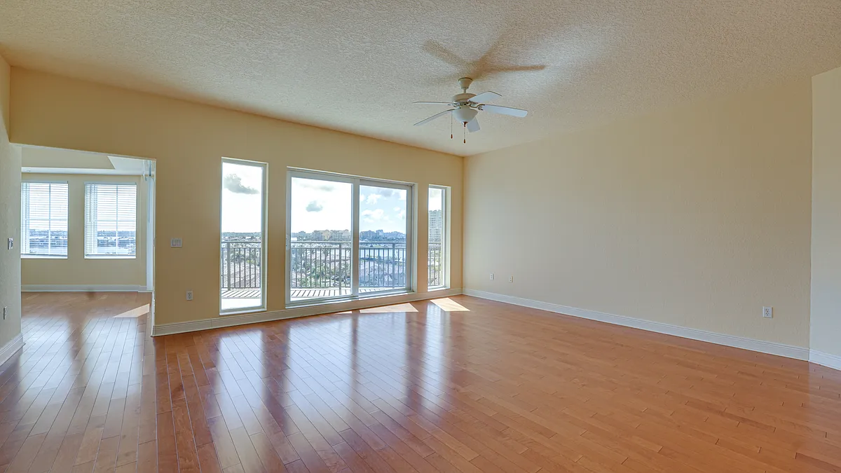 Building Photo - 501 Haben Blvd #701