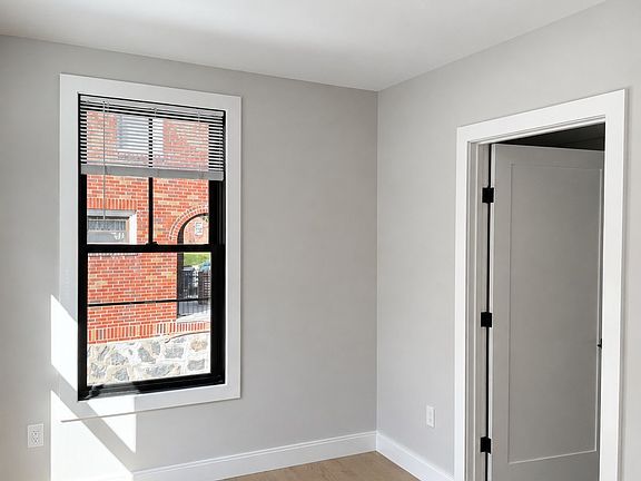 4th image of 38 Colborne Rd #2