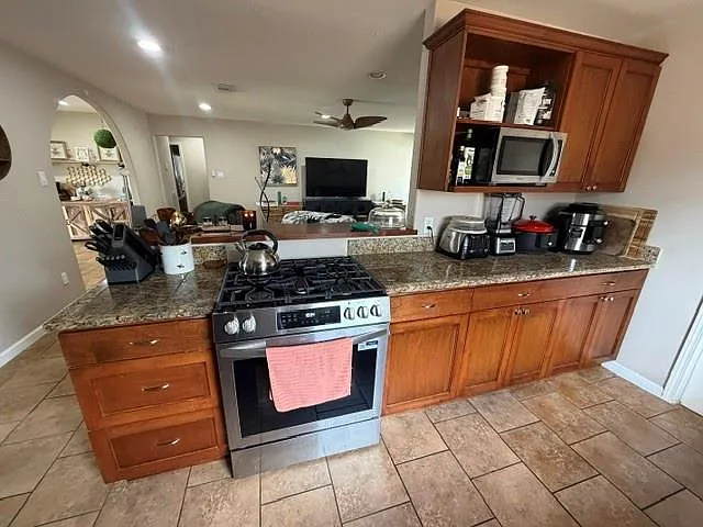 3107 Pine St — Photo 4