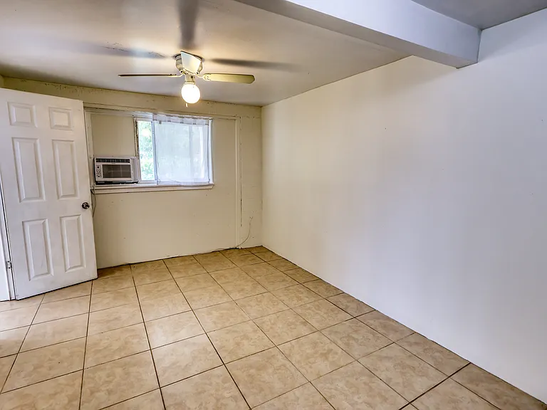 3035 Melton St N #1/2 — Photo 18