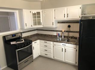 8529 Charles St, Omaha, NE 68114