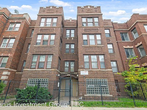 2nd image of 7024 S Clyde Ave Unit 3N