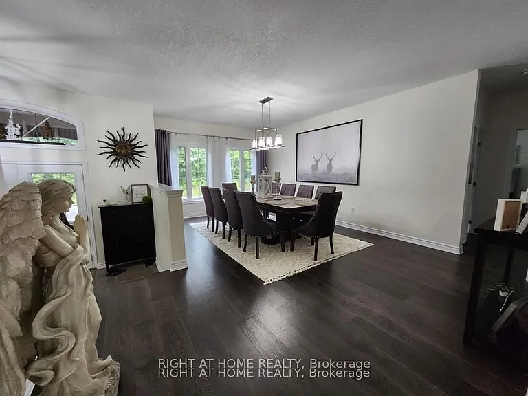84 Diamond Valley Dr — Photo 8