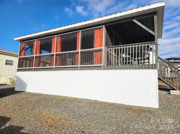 113 Robin Ln, New London, NC 28127