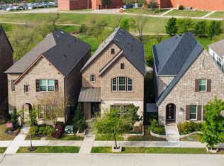 580 Courtyard Ln, Irving, TX 75039