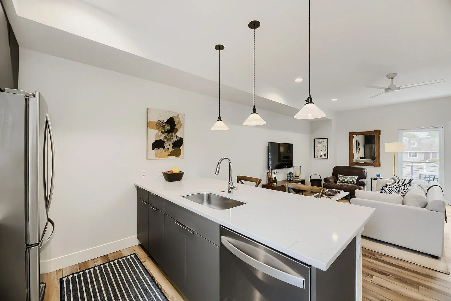 2 bed, 1308 sqft, $2,800 — Photo 3
