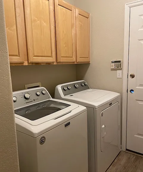 Main level laundry room