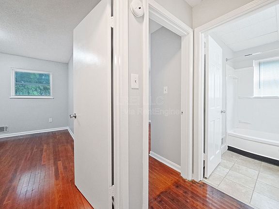 5th image of 3206 Orchard Manor Cir APT 6