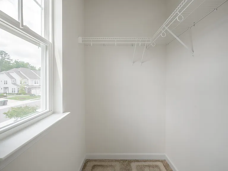 18352 Palisades Ct — Photo 35
