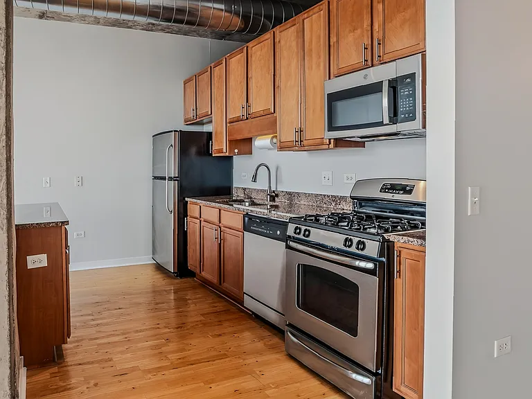 50 E 16th St #1210 — Photo 7