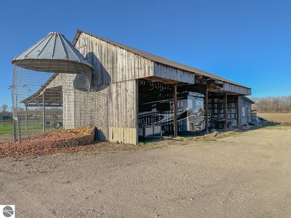 4792 N Lewis Rd, Coleman, MI 48618