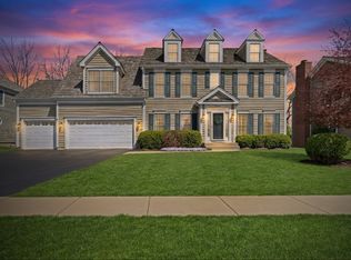 2890 Trail Crest Ln, Lindenhurst, IL 60046