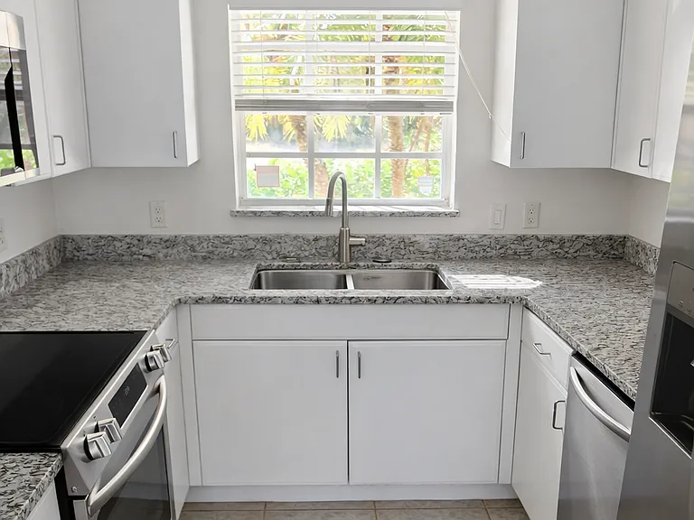 211 Rotonda Blvd W #B — Photo 3